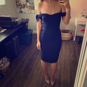 Reformation ~ sexy off the shoulder dress 🌊